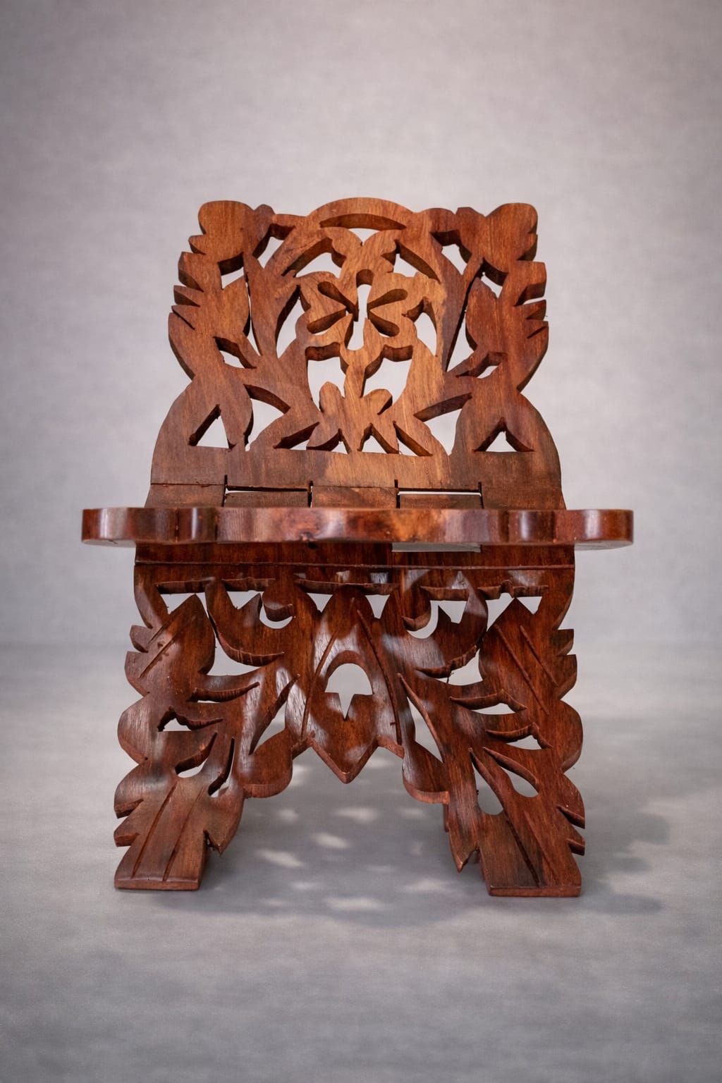 Handcrafted Wooden Quran Rail (Rehal) - Elegant